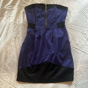 Y2K H&M mini strapless dress with pockets.